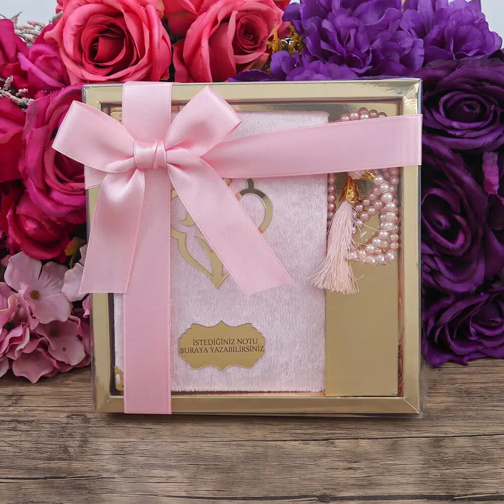 Hediyelik Kadife Kaplı Yasin (Çanta Boy), İnci Tesbih, Gold Asetat Kutulu (20×20) Mevlid Paketi-Pembe