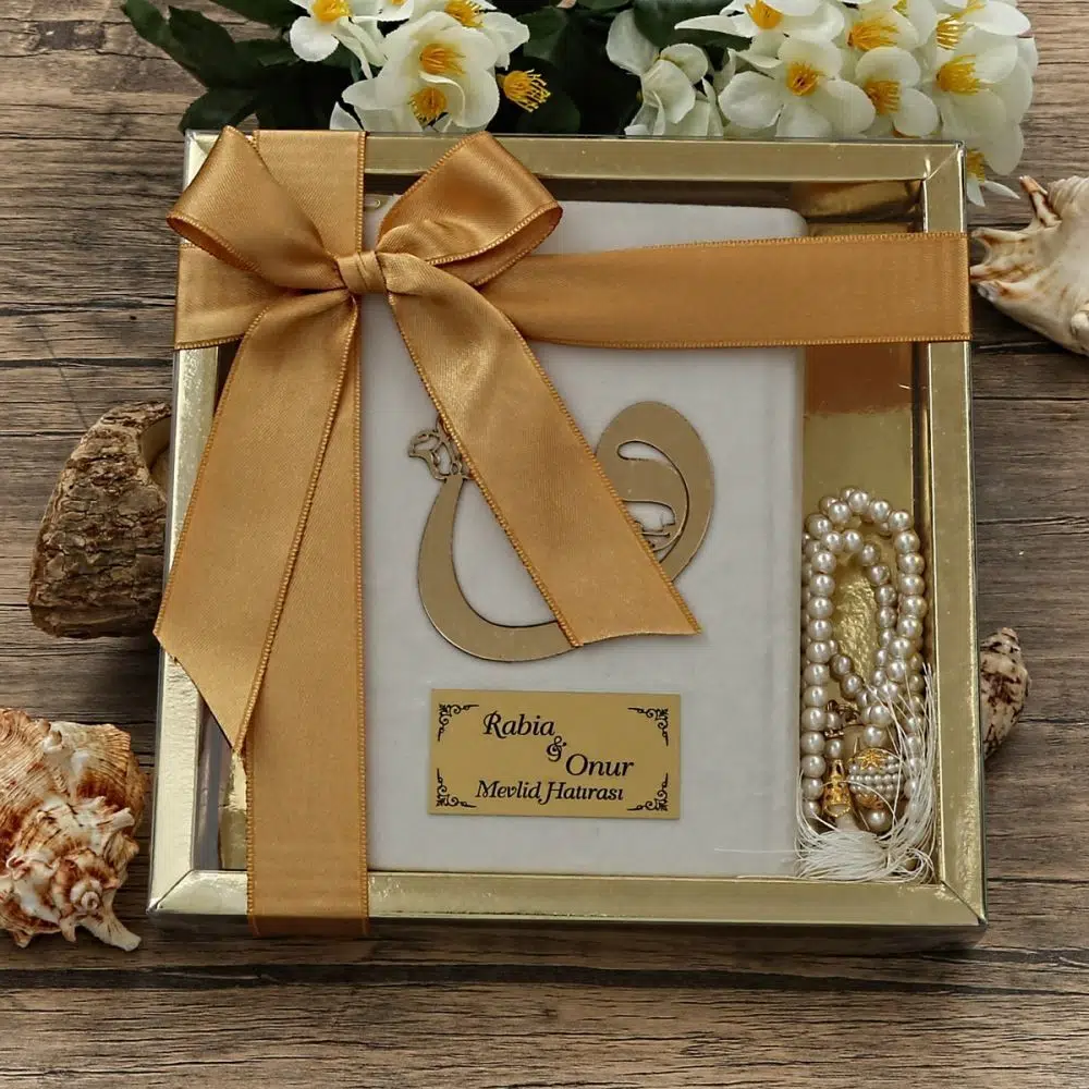 Hediyelik Kadife Kur'an-ı Kerim, İnci Tesbih, Gold Asetat Kutulu (20×20) Dini Set - M676-BEYAZ