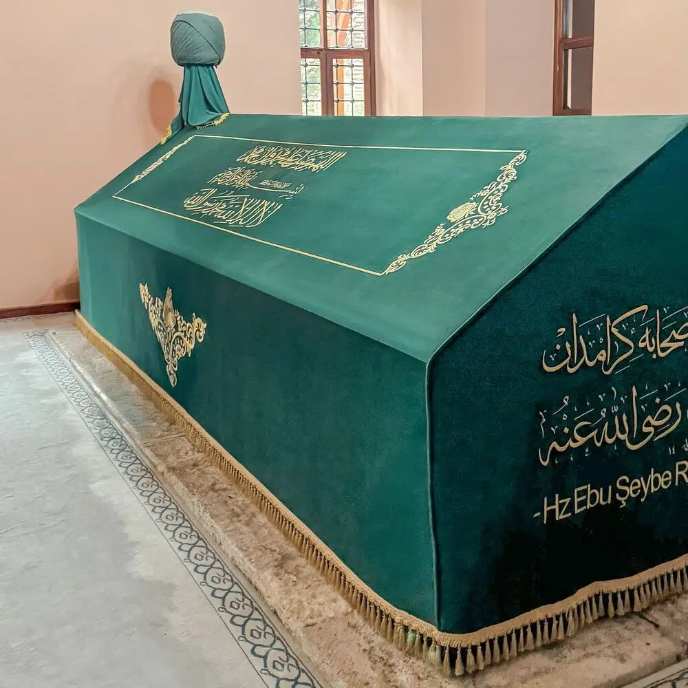 Hz. Ebu Şeybe El Hudri R.A Sanduka Türbe Tabut Örtüsü Puşide Yeşil 5mt. Eyüpsultan