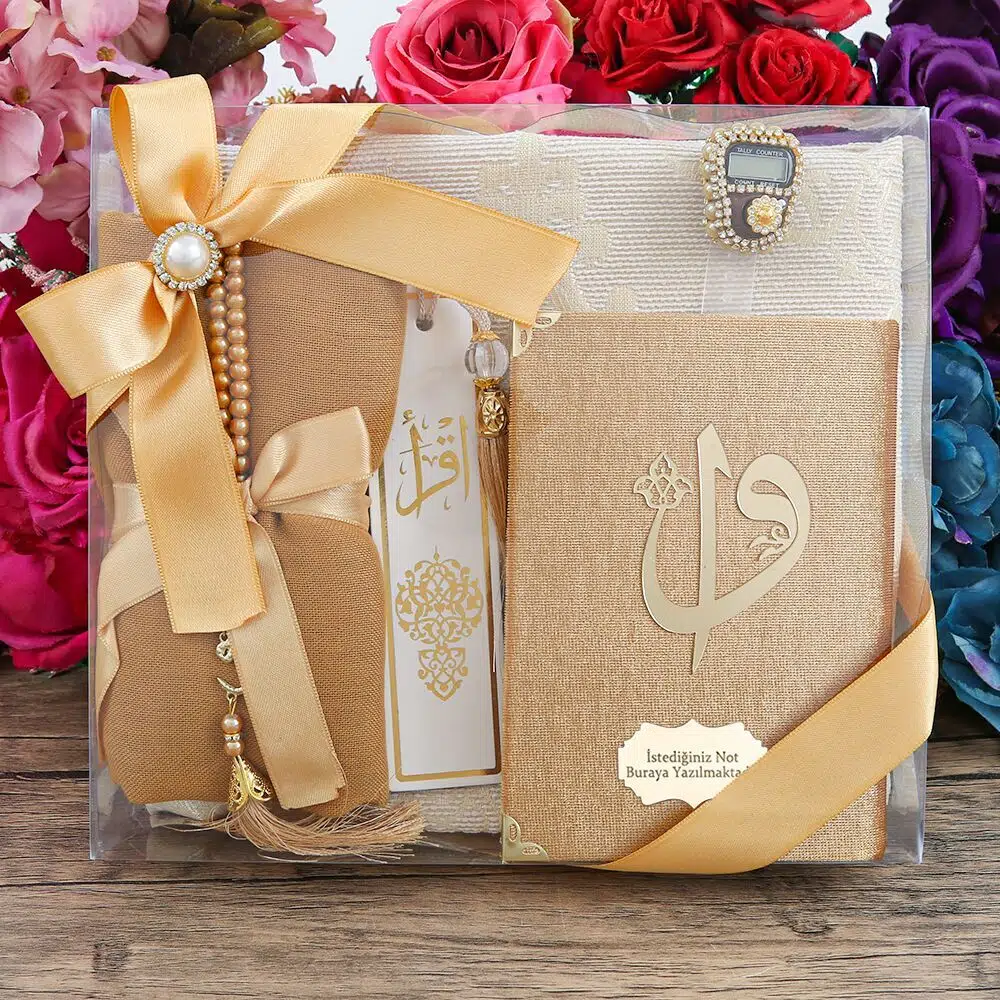 طق�  هدية � خصص: كتاب ياسين وعداد تسبيح فاخر � رصع و� سبحة لؤلؤية بشرّابة وشال وسجادة صلاة تفتة