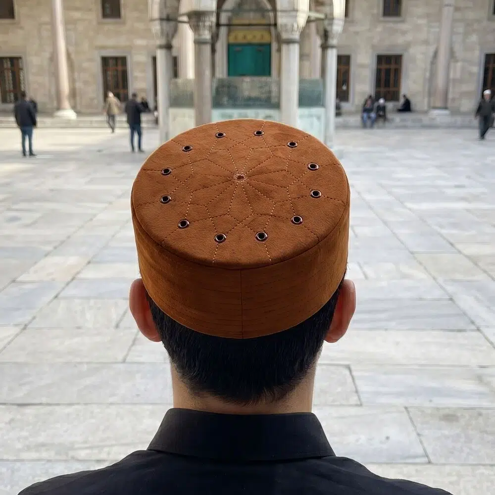 Lüks Kadife Keçeli Takke Nakışlı Kahverengi