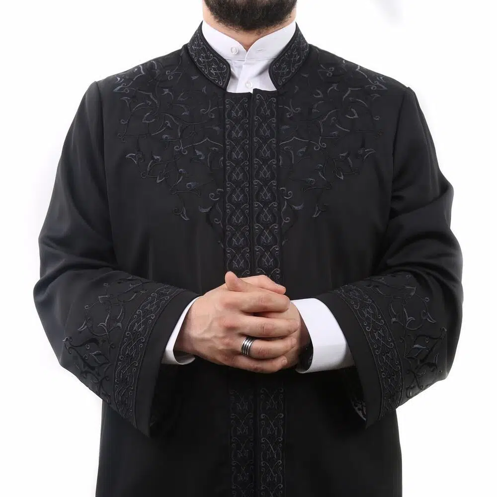 جبة الإ� ا�  Masru باللون الأسود