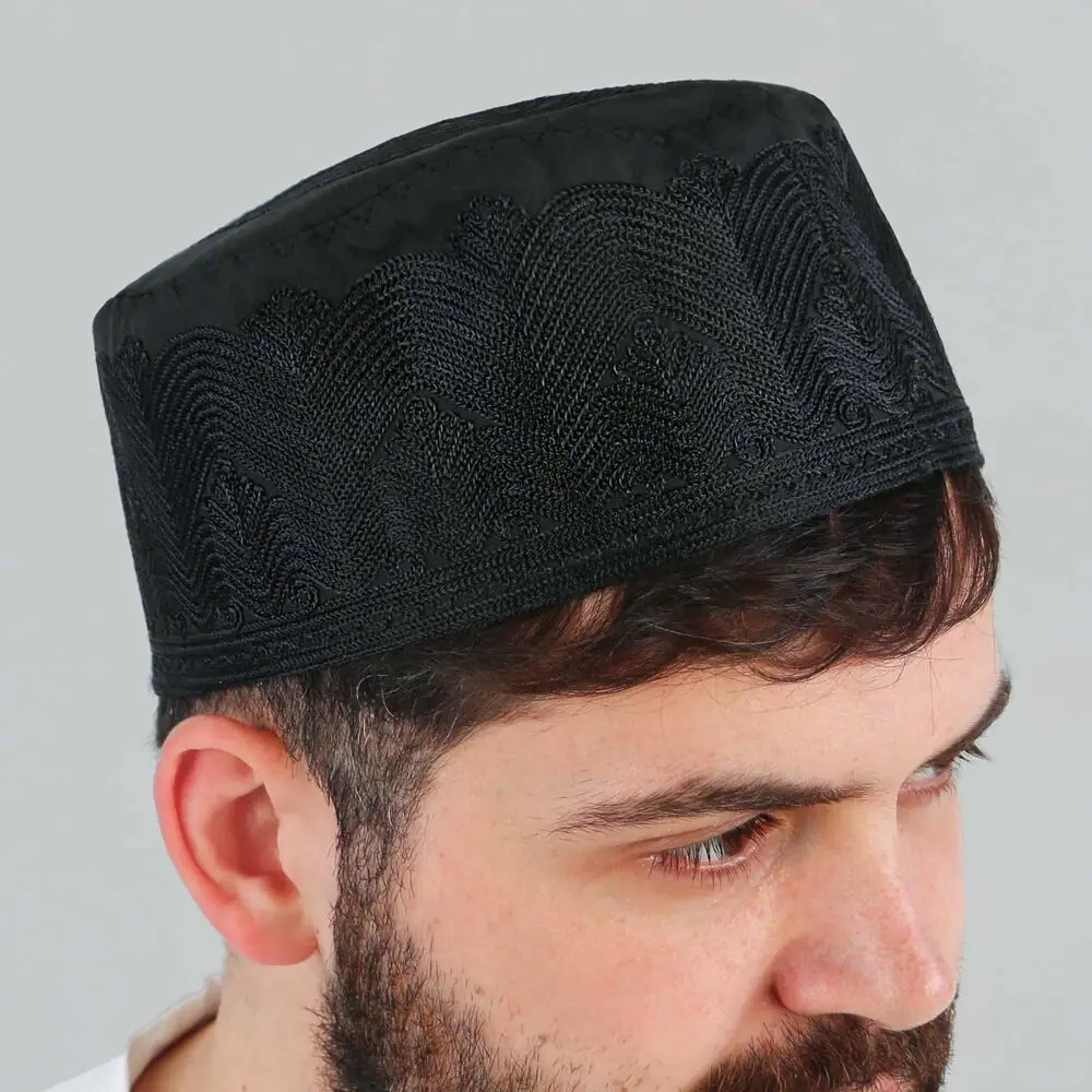 Mevlidhan Namaz Takkesi Topbaş Hafız Nakış İşlemeli Siyah