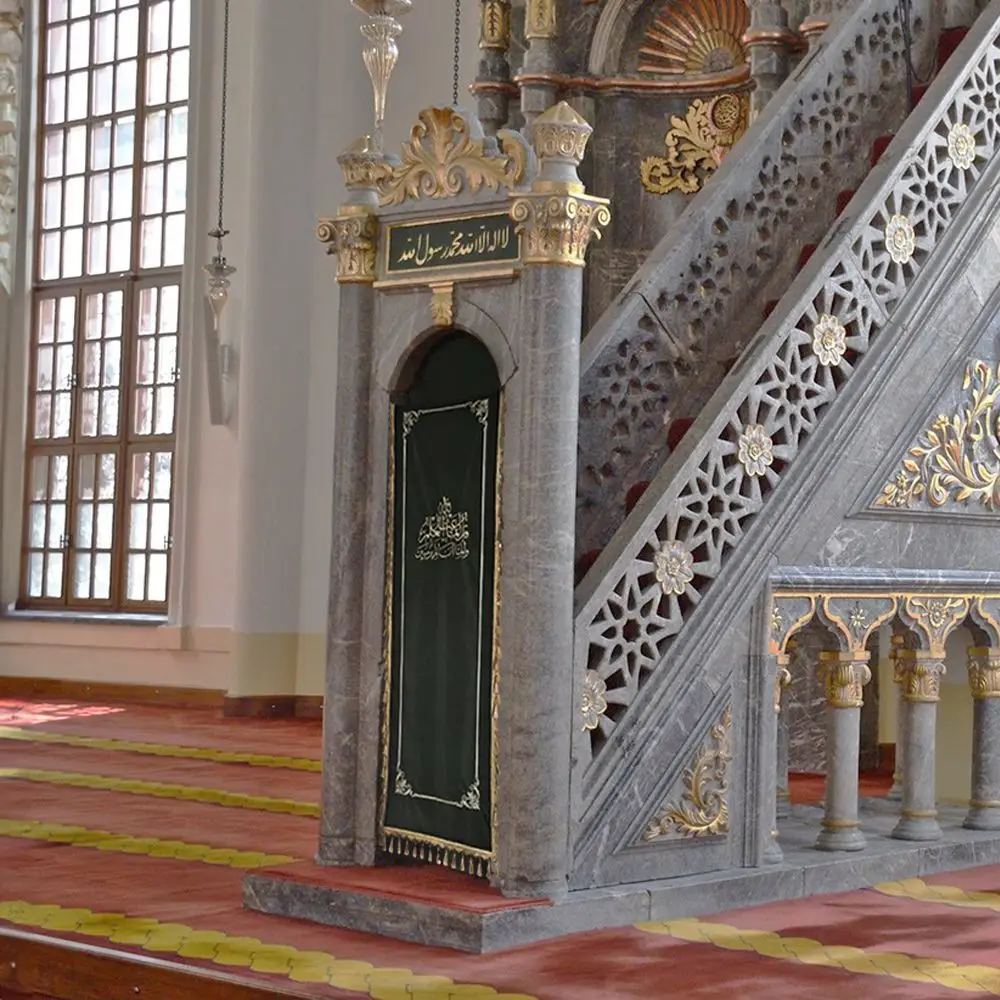 Nakışlı Minber Perdesi Nezirun Mübin İşlemeli Yeşil 230*85 cm قُلْ اِنَّ� َا الْعِلْ� ُ عِنْدَ اللّٰهِۖ وَاِنَّ� َٓا اَنَا۬ نَذ۪ير