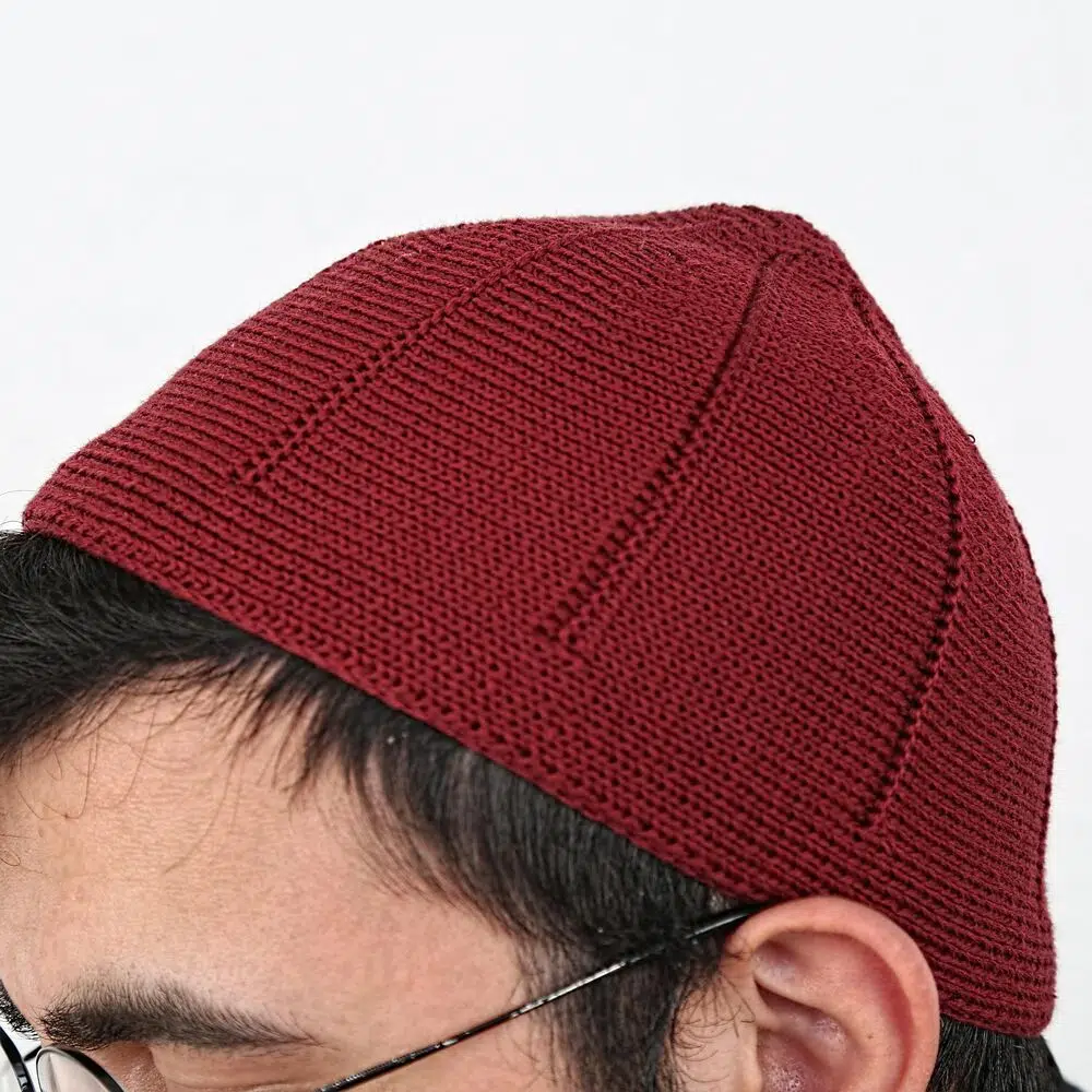 Thick Knit Prayer Cap Burgundy